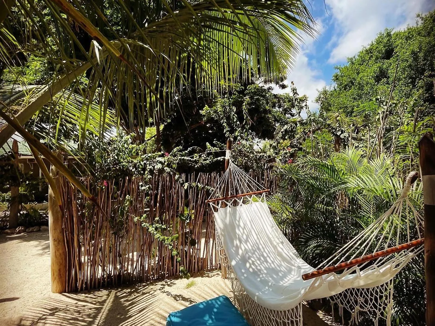 Namaste Beach Club & Hotel Playa de Punta Arena Colombia